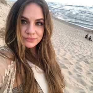 Meet your Posher, Crystal